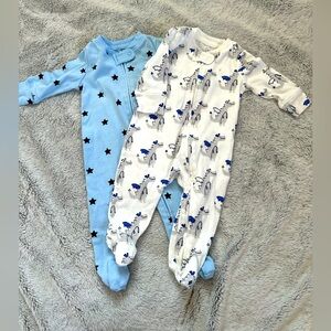 Baby Gap | Bundle of Star and Dragon Footie Pajamas, Size 0-3 Months ✨